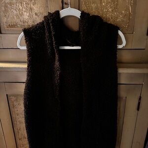 BAREFOOT DREAMS Brown Cozy Chic Sleeveless Hoodie. Size M